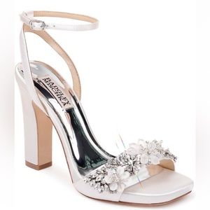 Badgley Mischka || Alexa Ankle Strap Sandal